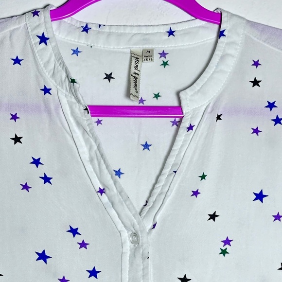 Grand & Greene White Blue Purple Star accent  Flowy Button Down Blouse Top NWOT - Picture 8 of 10